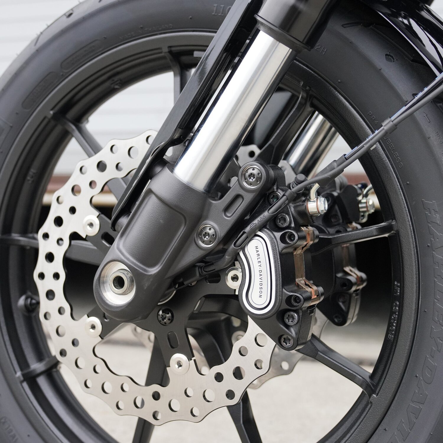Arlen Ness, Holeshot Caliper Mounting Kit, Black