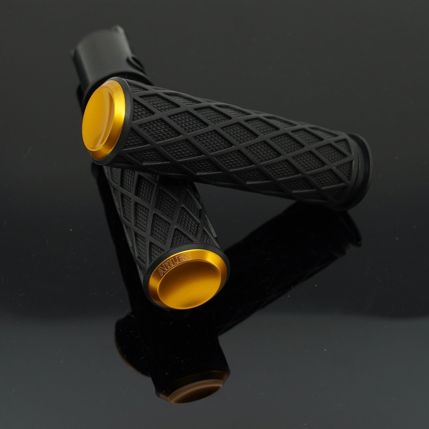 Arlen Ness, Diamond Grips Cable, Gold