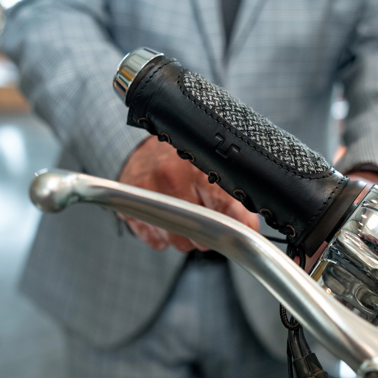 Trip Machine x DGR Haberdash Grips 10cm, Black