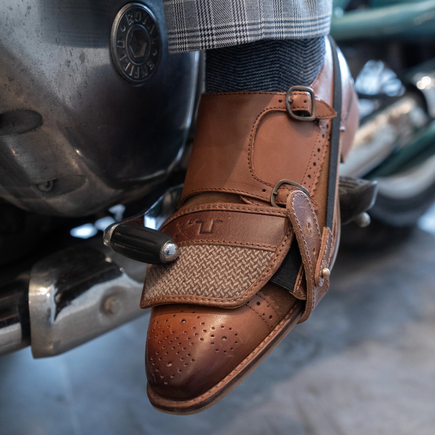 Trip Machine x DGR shoe protector, cognac, Brown
