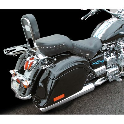 Convert your bike from a solo boulevard cruiser to a 2-up tourer – and back again – in under 5 seconds, with no tools.
The Paladin® QuickSet mount kit uses an innovative, key-lockable mounting system that's designed for an optimal fit on each specific make and model. All moving components are made from stainless steel for years of reliable, smooth operation.
The mount kit is designed to complete the back rest 8082401 & luggage rack 8082505 assembly into one complete unit.
After unlocking, just lift the levers on the bottom of the back rest's side plates and pull up to remove the complete assembly from the motorcycle.