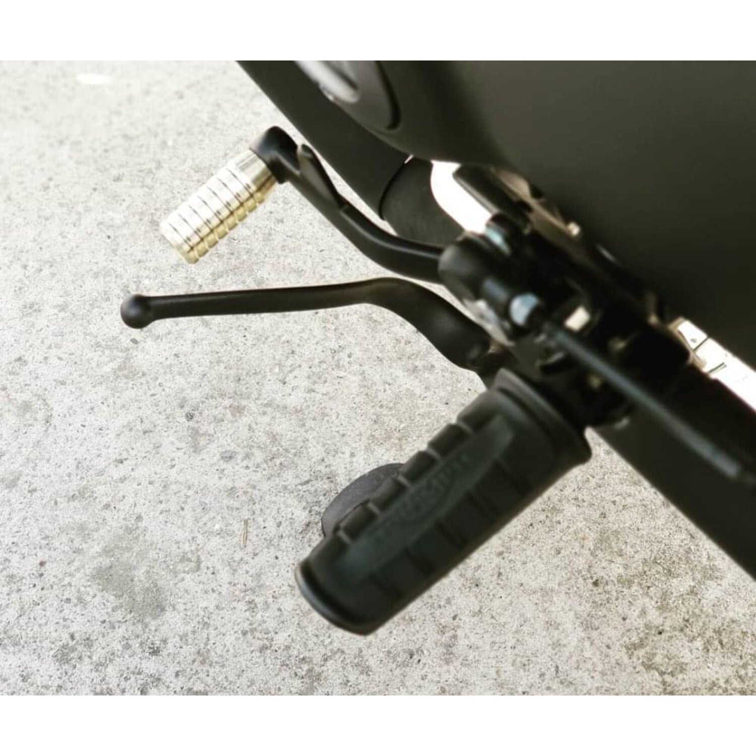 Motone, shifter end peg ribbed, Brass