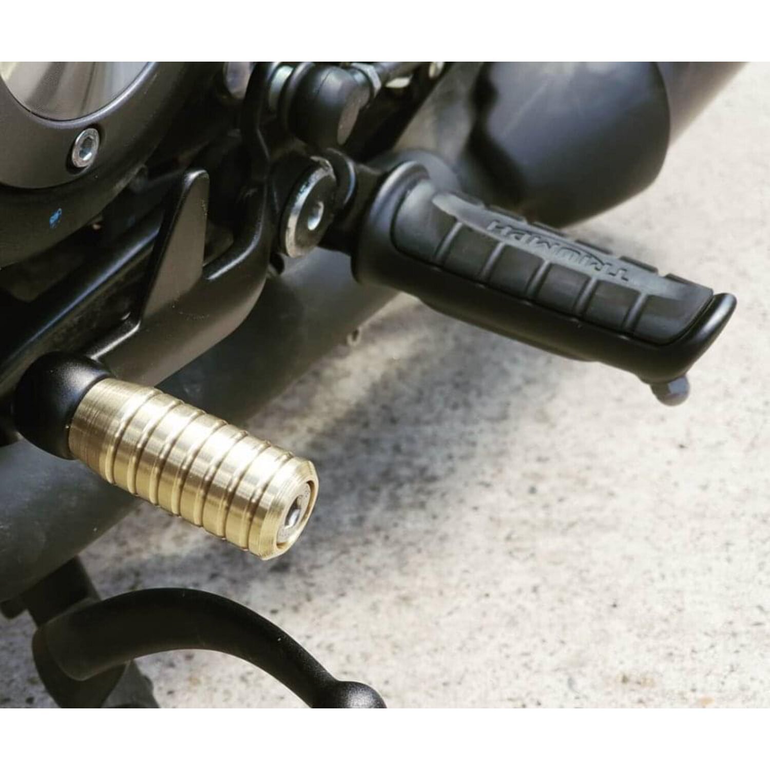 Motone, shifter end peg ribbed, Brass
