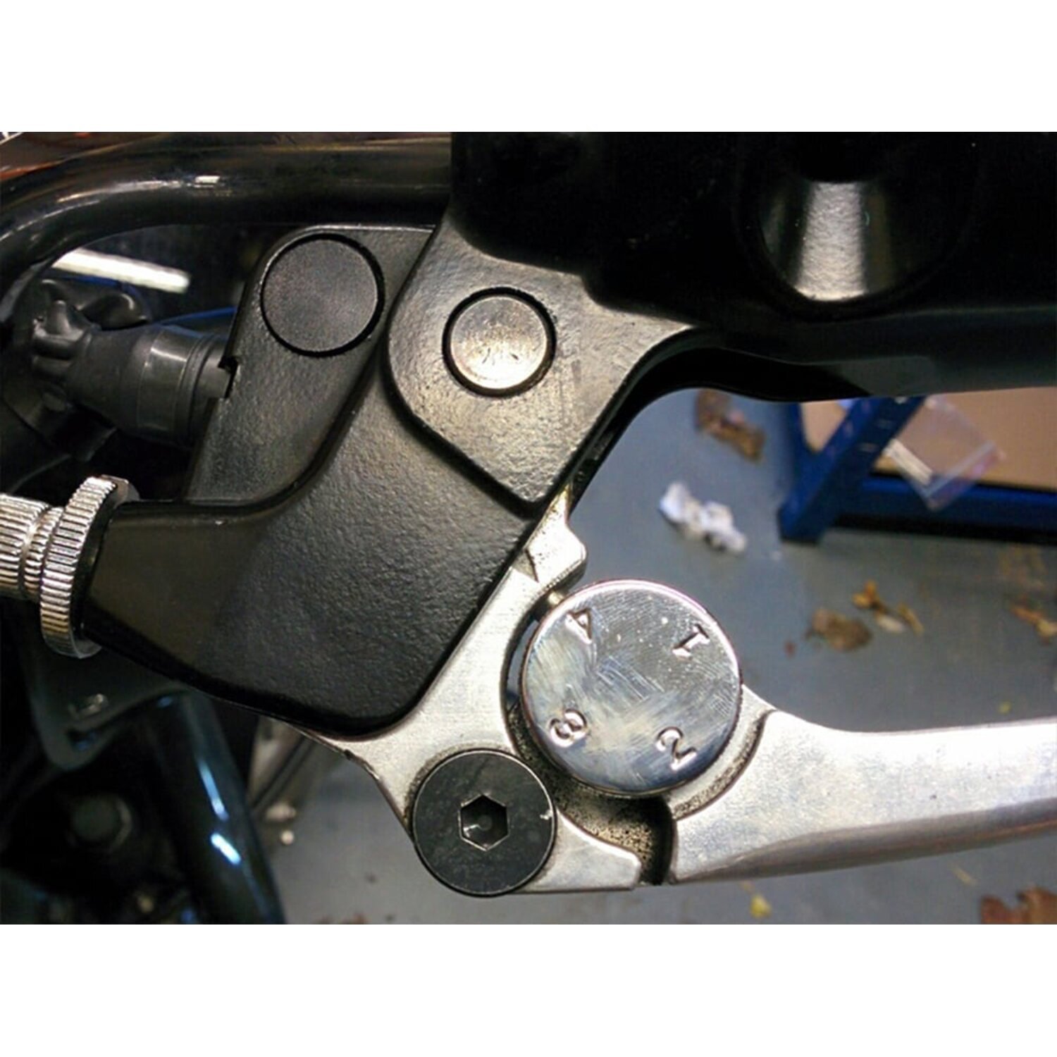 Motone mirror delete plugs, 1" h/b, Black