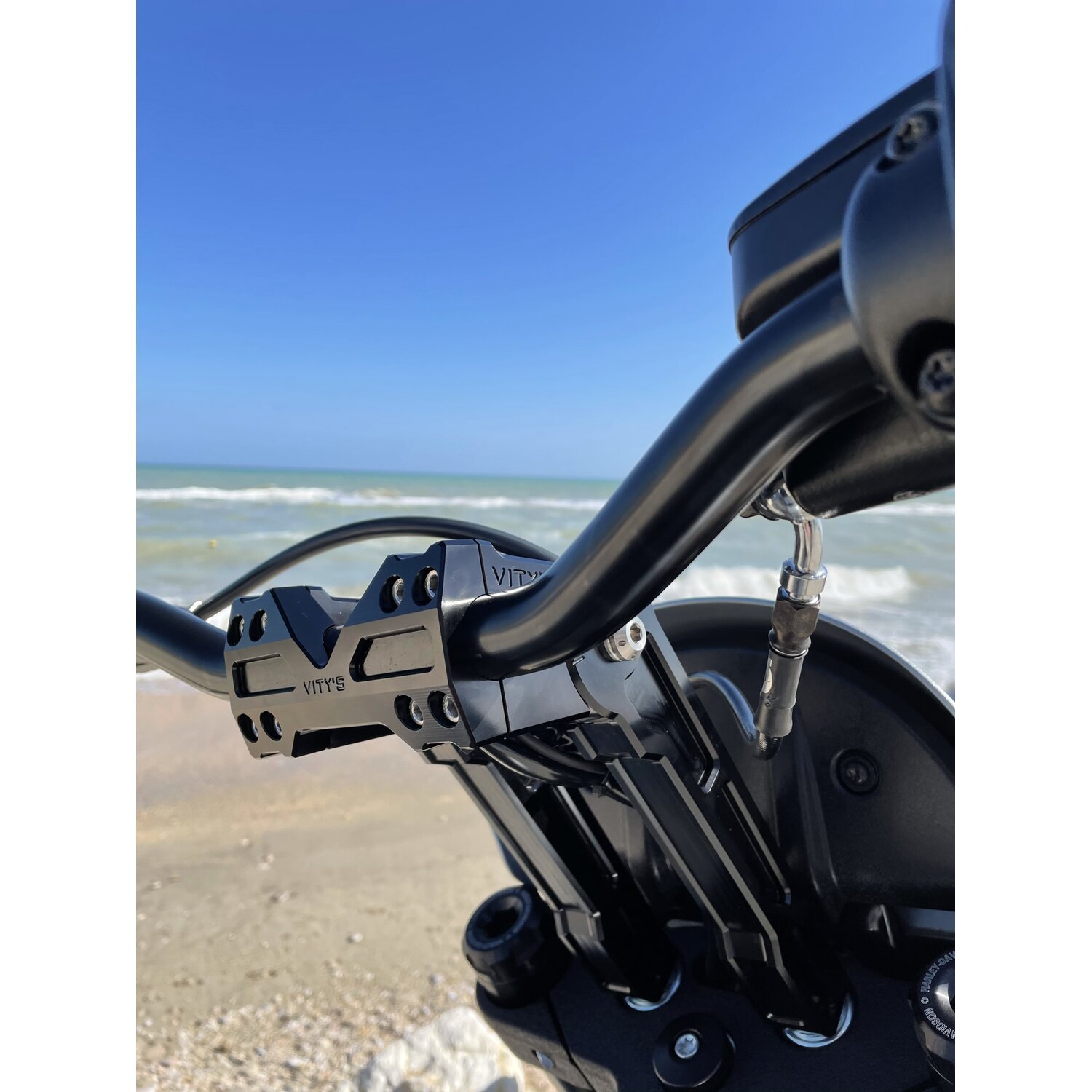 Vity's Design, 10" adjustable risers. Black, Anodized