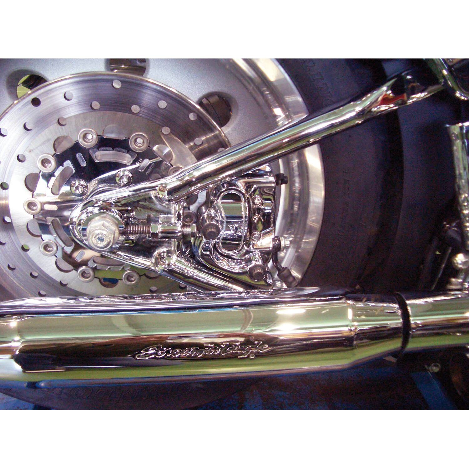 Brake caliper assembly, rear, Chrome