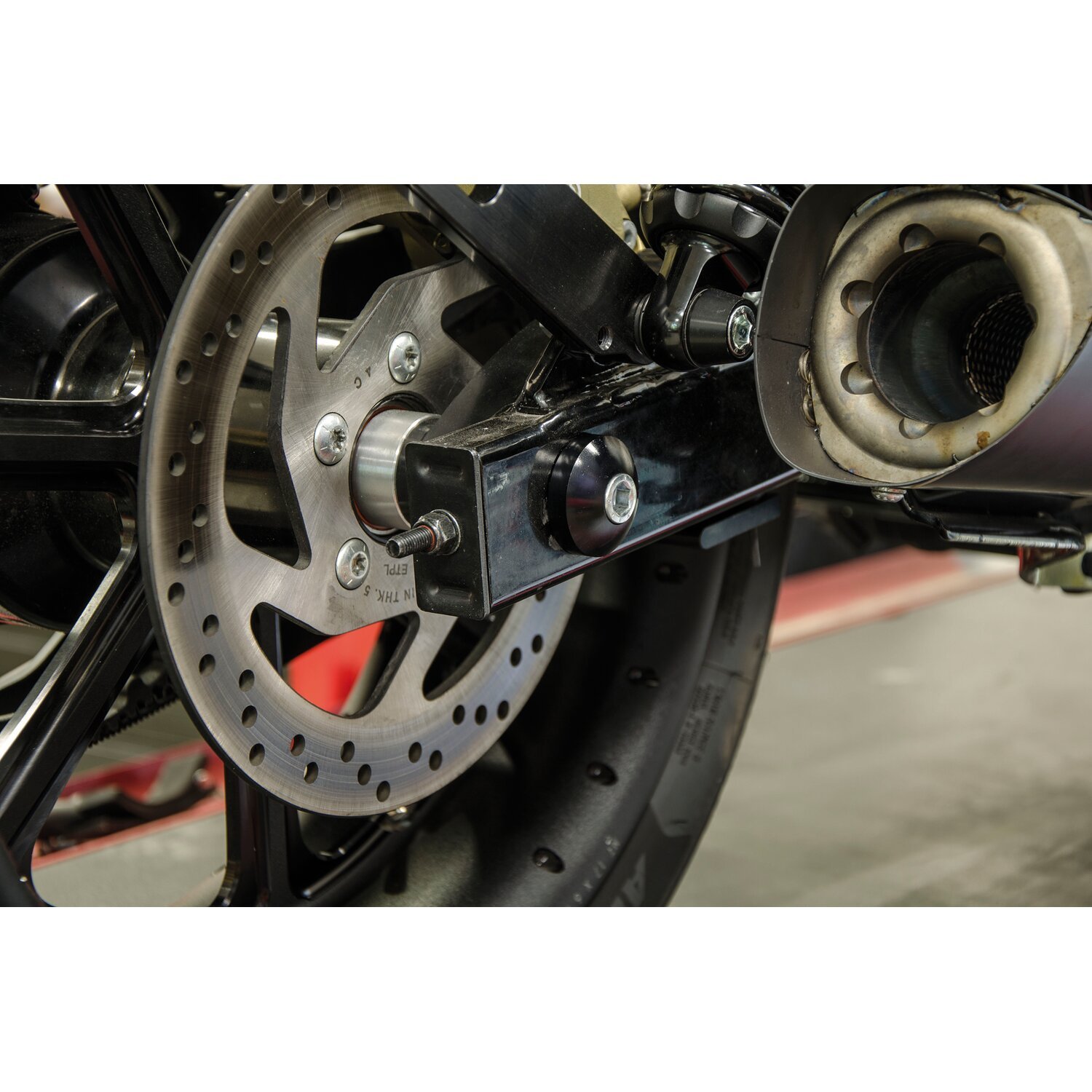 Free Spirits, Swingarm / wheel axle & cap kit, Black