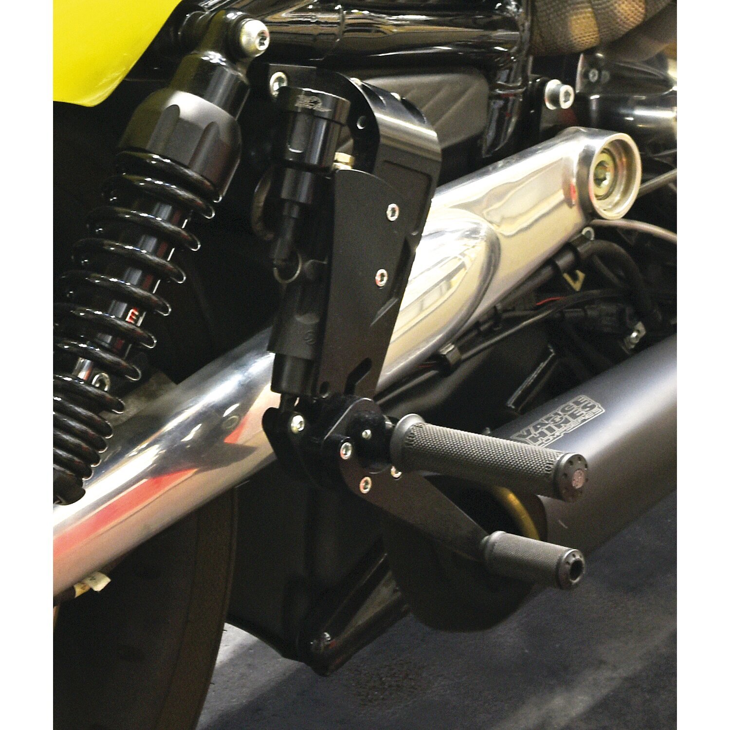 Free Spirits, rear set controls for V-Rod, Black