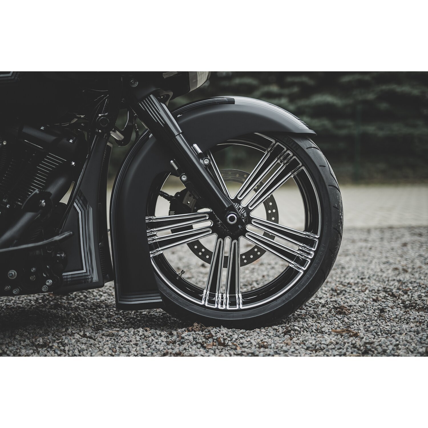 Killer Custom, 'Bulldog' front fender, 5.5 x 21 fat wheels, Unpainted, Raw