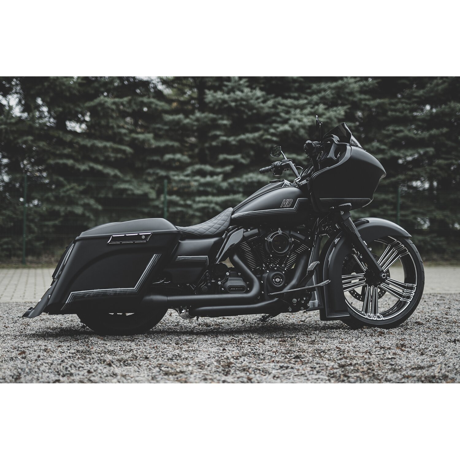 Killer Custom, 'Bulldog' front fender, 5.5 x 21 fat wheels, Unpainted, Raw