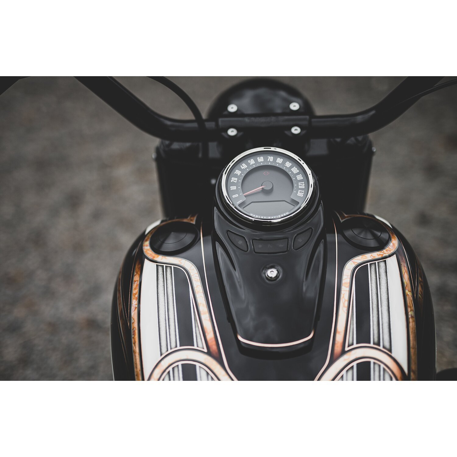 Killer Custom, flush-mount fuel cap kit, Black, Gloss