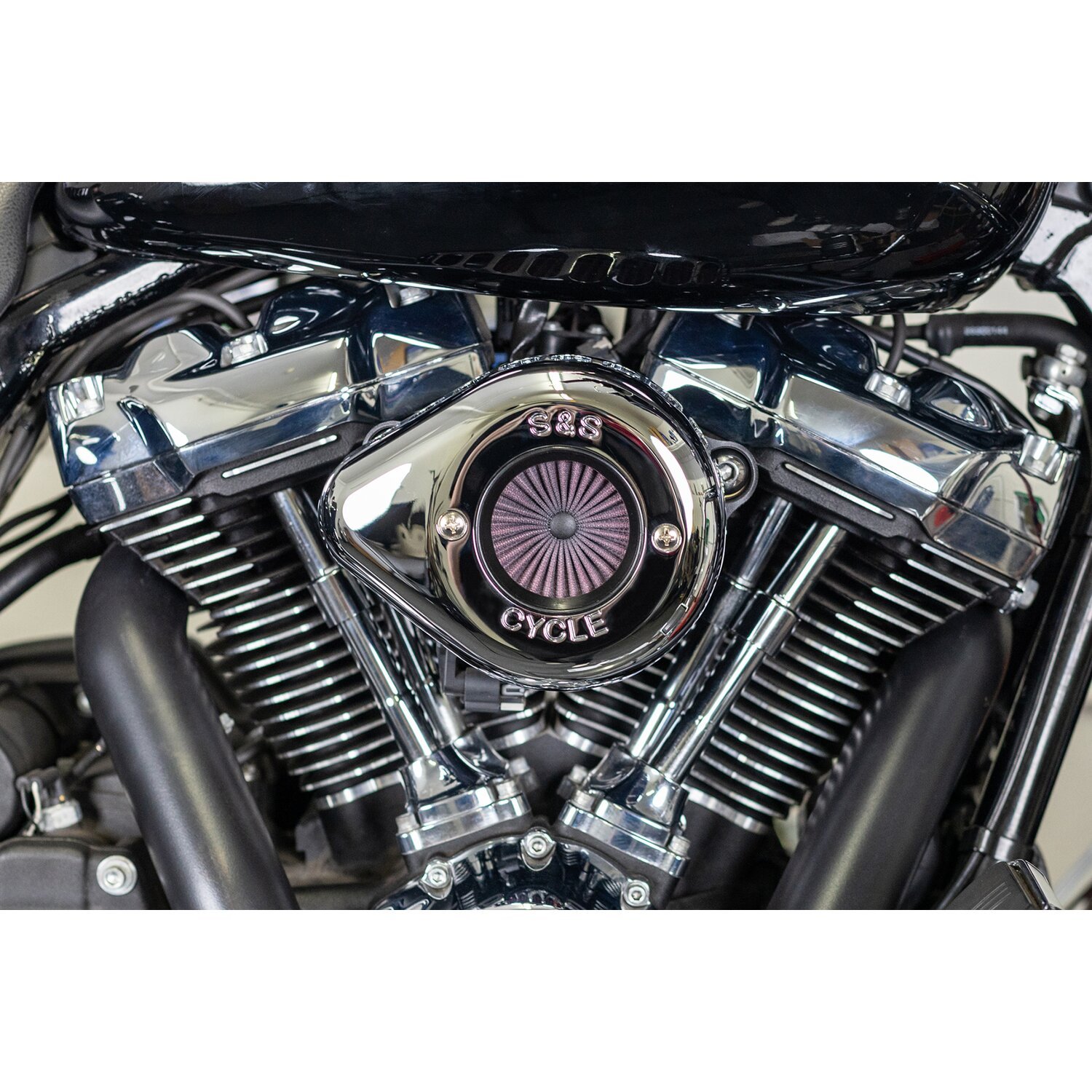 S&S, 'Air Stinger Stealth' air cleaner kit. Teardrop, Black, Chrome