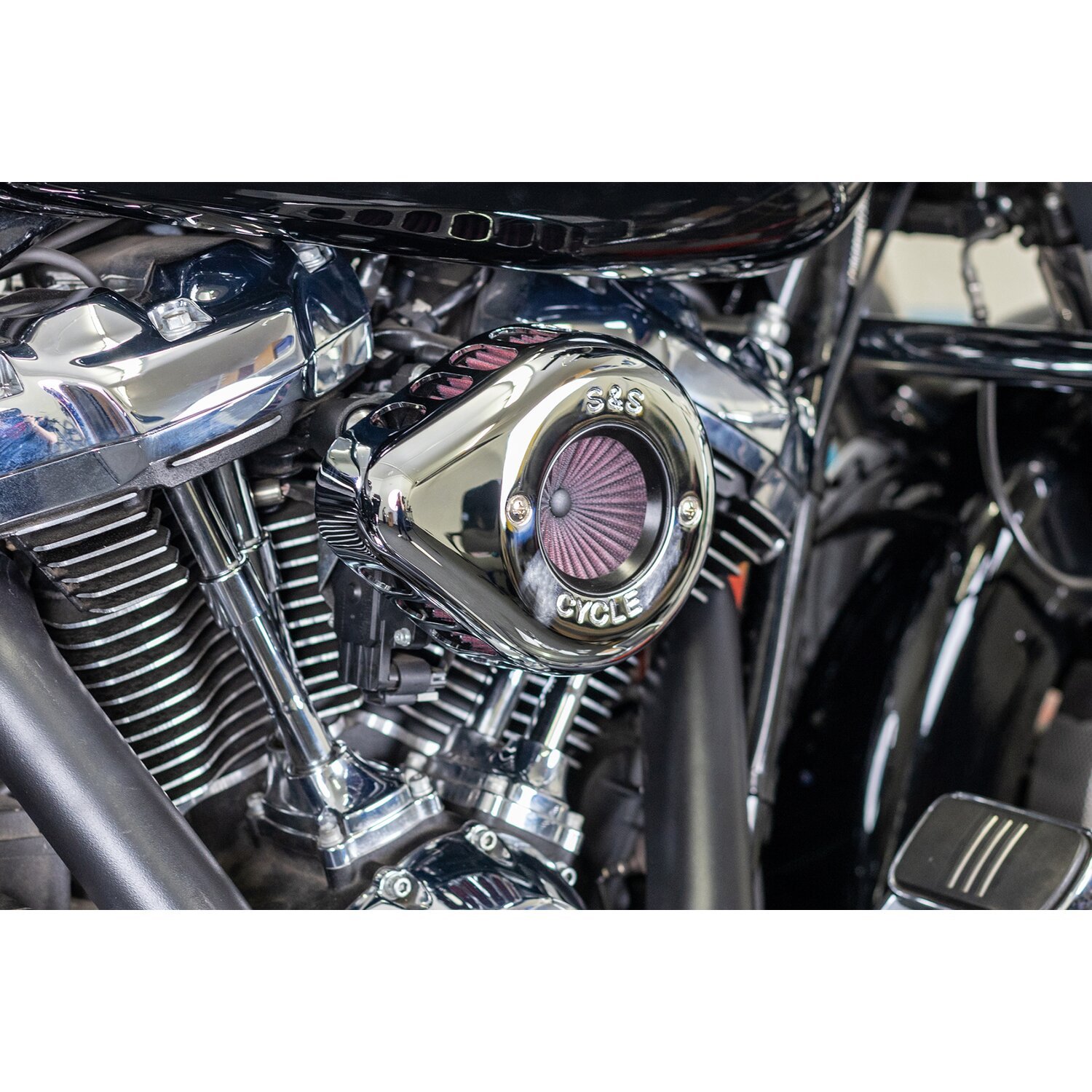 S&S, 'Air Stinger Stealth' air cleaner kit. Teardrop, Black, Chrome