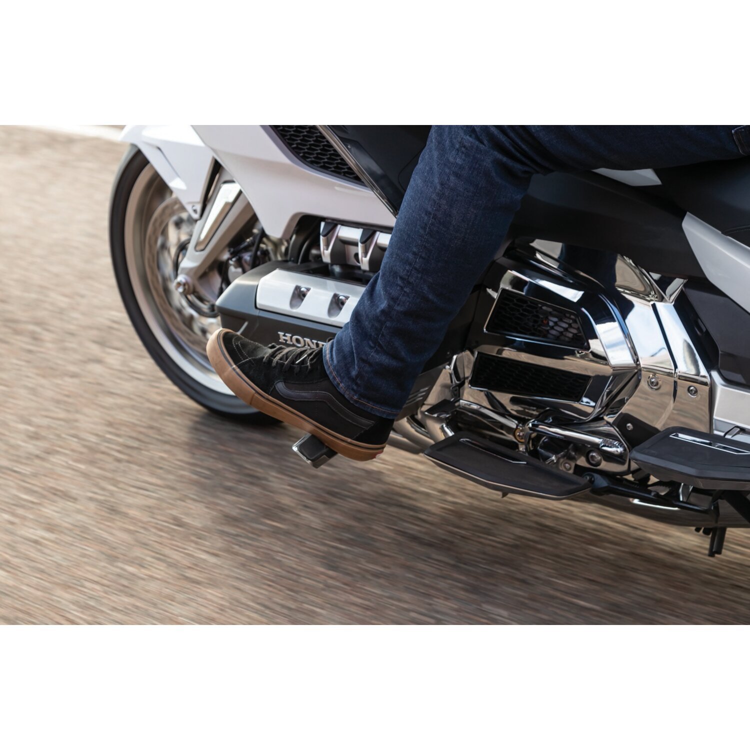 Kuryakyn, Omni cruise mounts with pegs, Black, Chrome