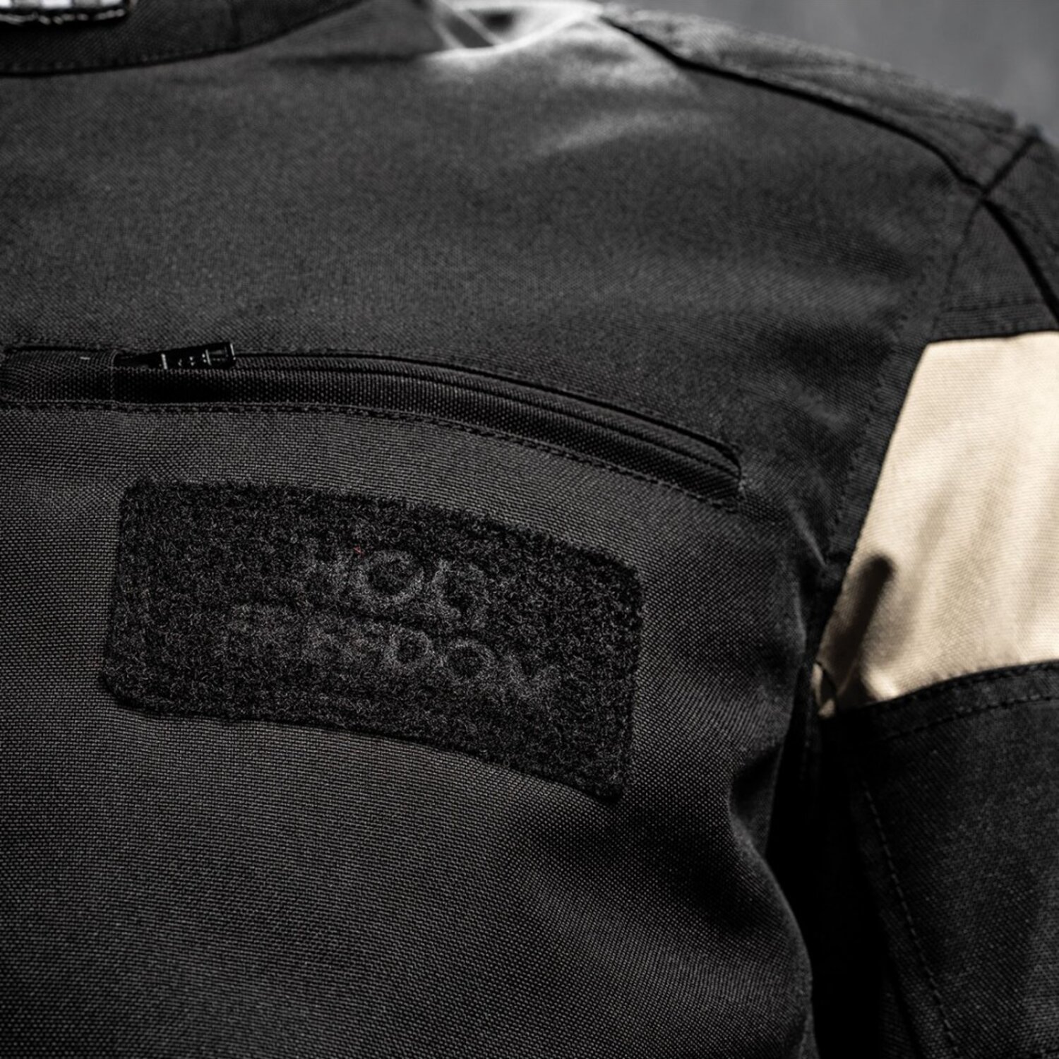 L — Holy Freedom Prison jacket black/off white, L