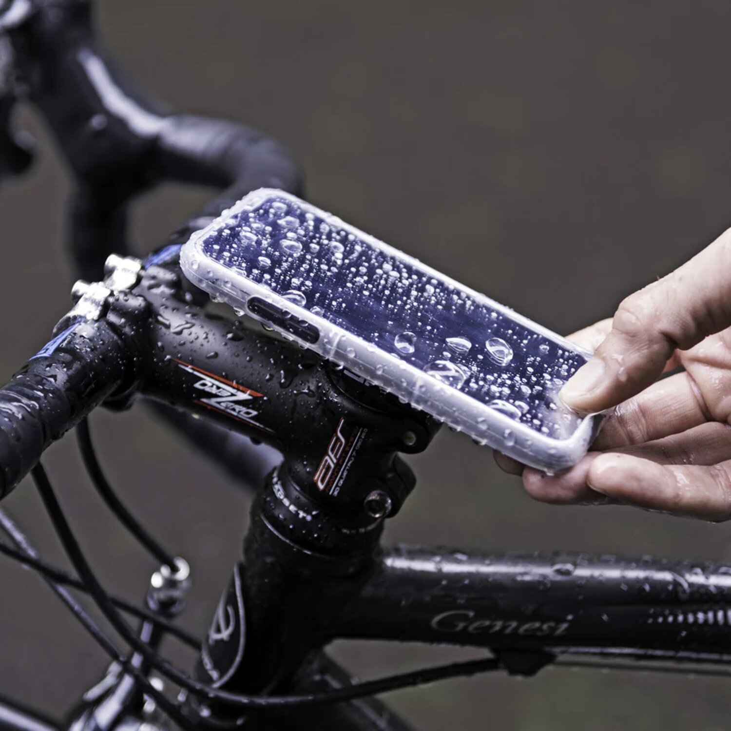 SP Connect™ Weather Cover iPhone 15 /14 Pro/14/13 Pro/13/12