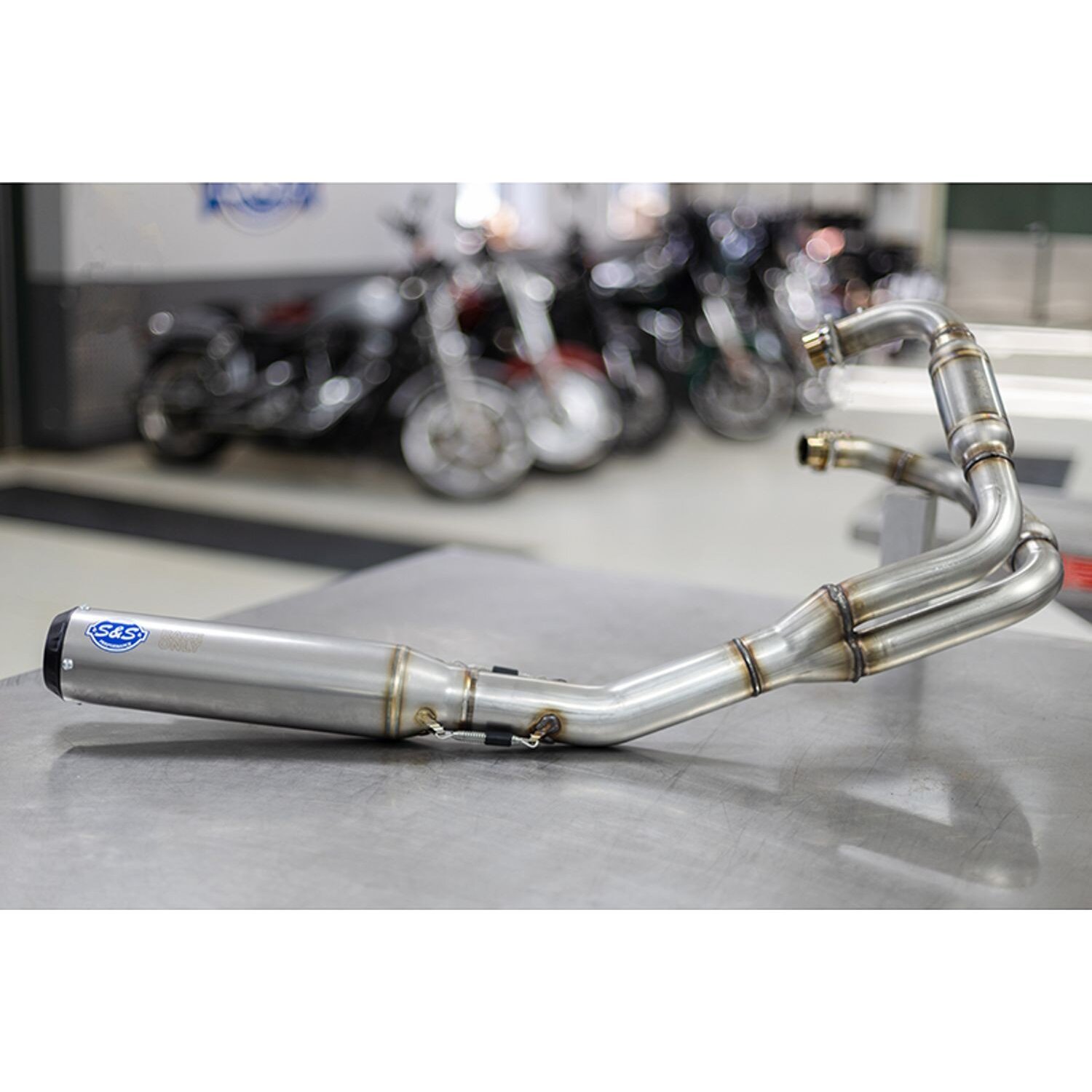 S&S, Race 2:1 Low exhaust system. Stainless