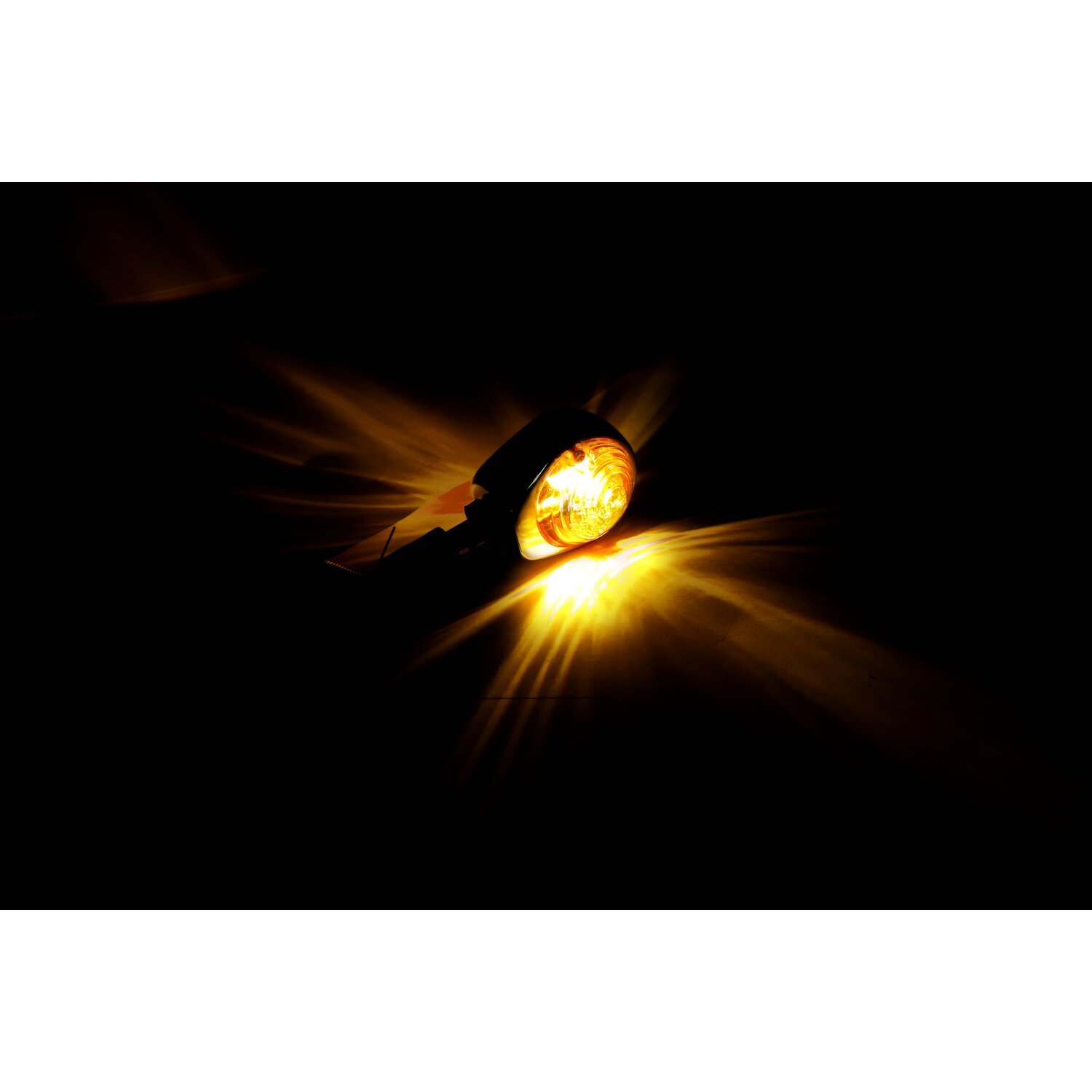 Full size bulls-eye, in-bar turn signals. Chrome. Amber lens, White