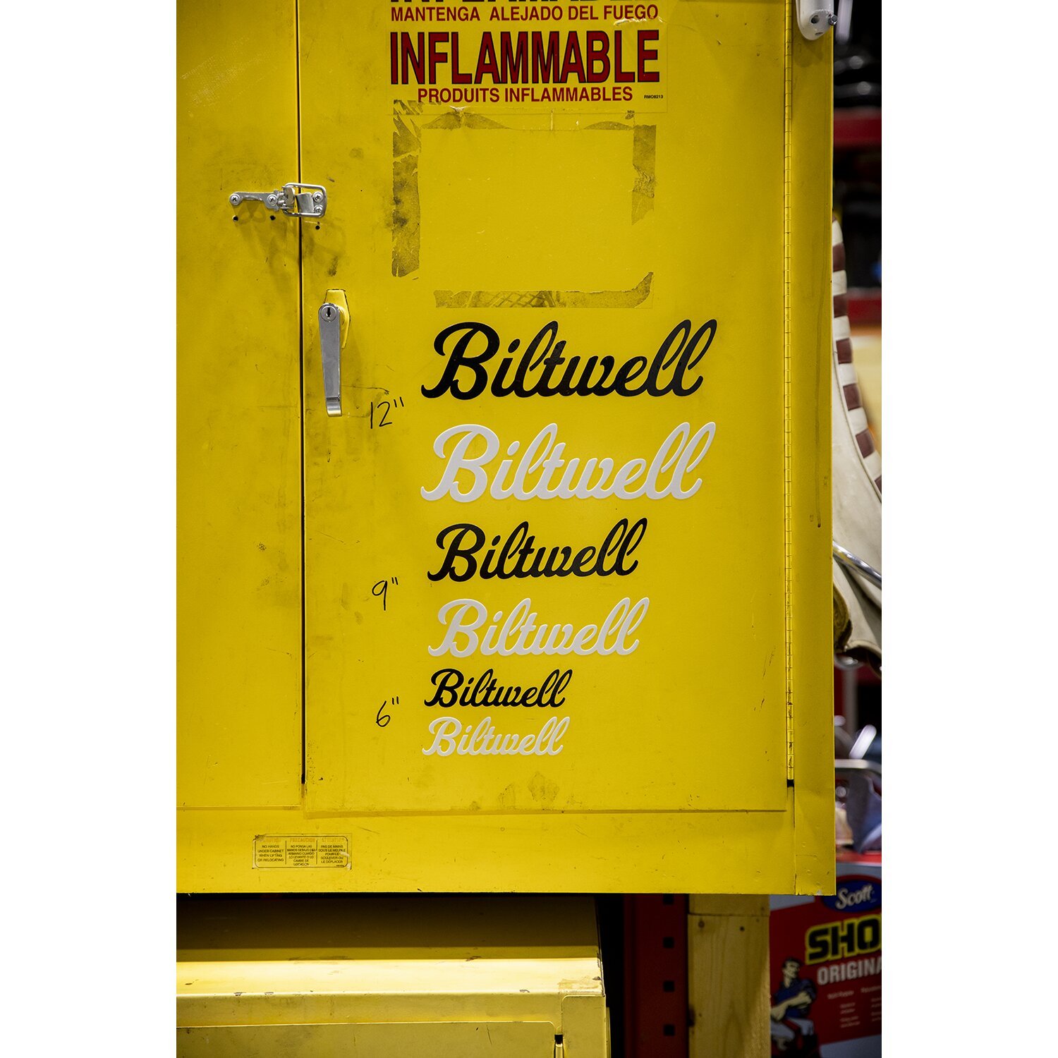 Biltwell Script sticker white 9"