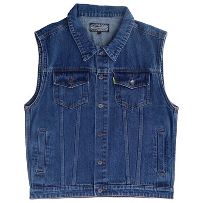 The MCS Denim vest is a classic one! You can put buttons and patches on or leave it like it is. It is up to you! It's made out of 100% cotton with 2 breast and 2 side pockets. The vest is machine washable on 30°C. We store, your roar!
