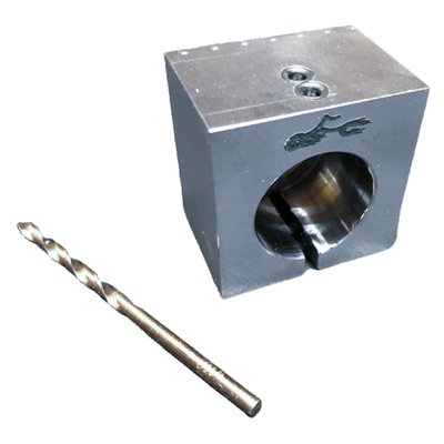 Optional cutting & drilling tooll to ease installation of 562728 OFC internal throttle grip for 1" handlebars. 
Consists of a drilling/sawing device and a 3.3mm steel drill bit. 
The handlebar needs to be shortened by 120mm on the throttle side. 
The drilling aid serves as a "stop" for a straight cut.