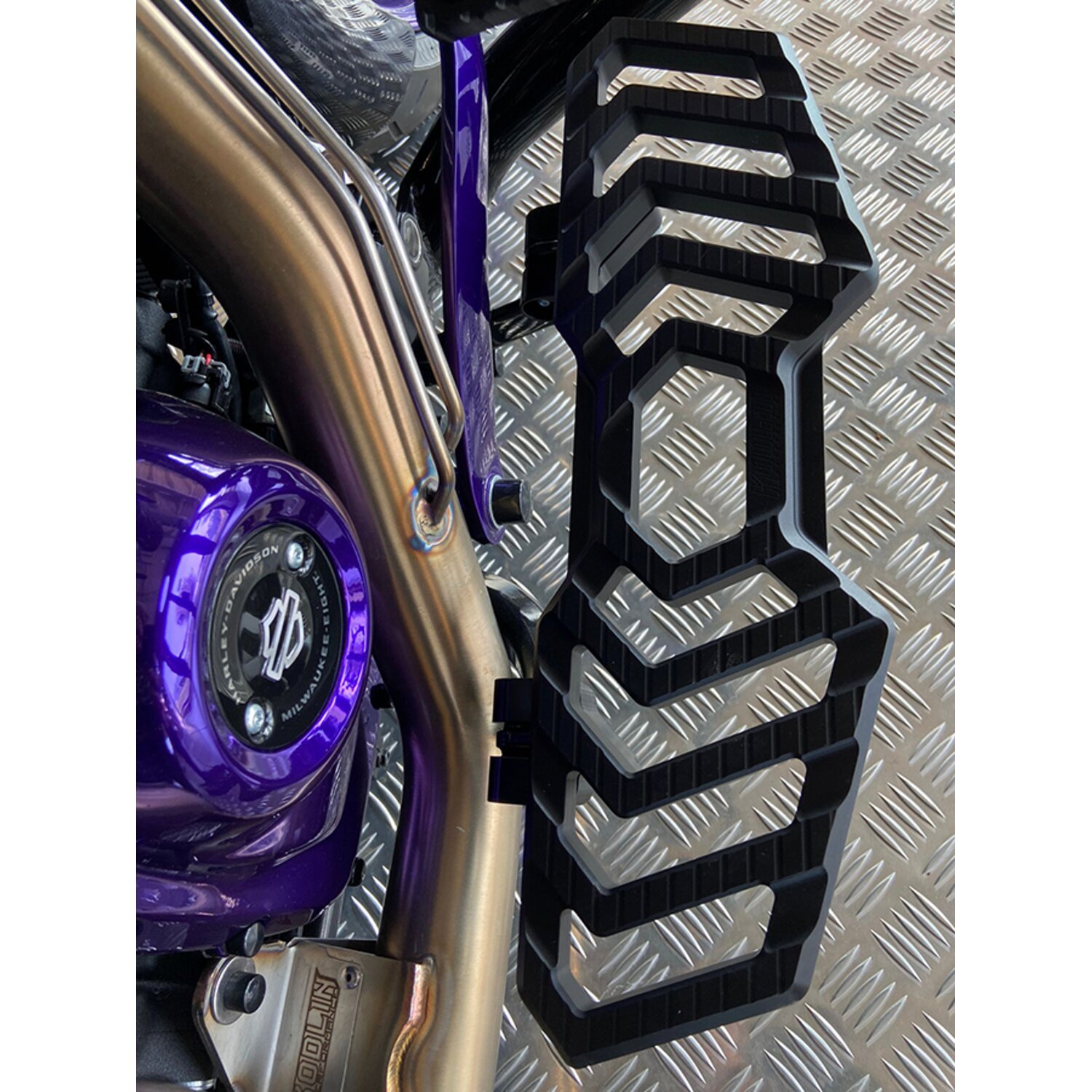Kodlin, 'Track' floorboards. Black anodized, Polished