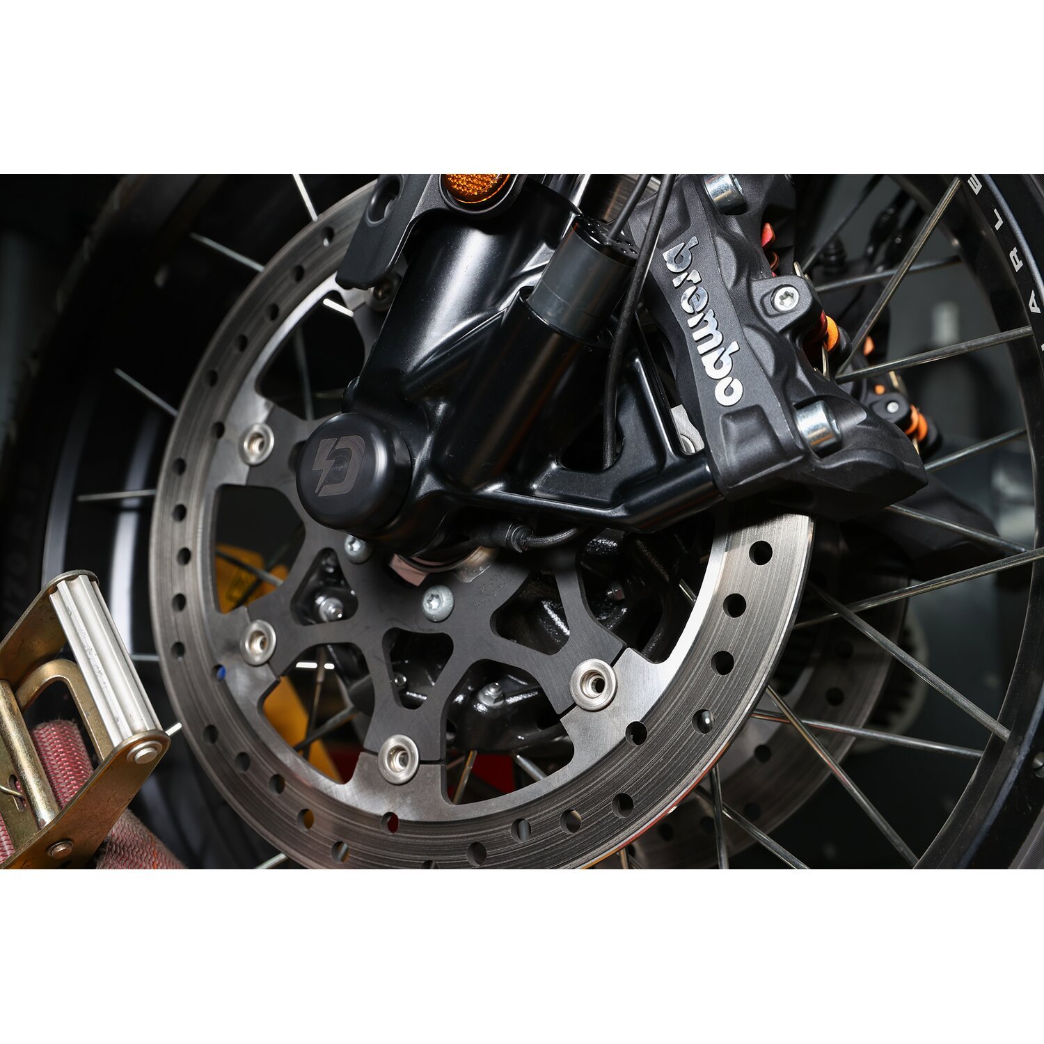 Dynojet, axle slider set. Front