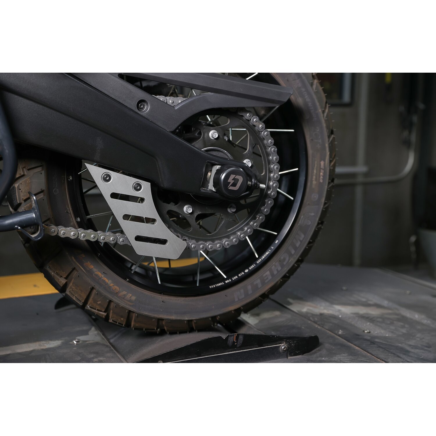 Dynojet, axle slider set. Rear