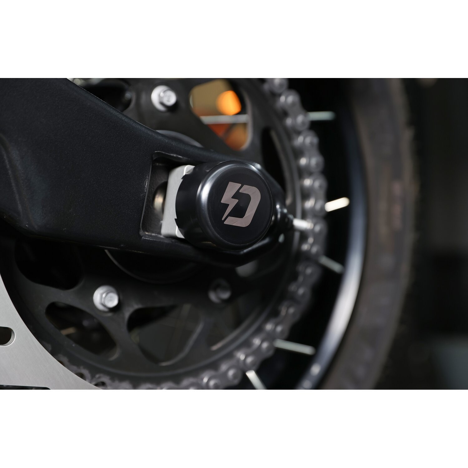 Dynojet, axle slider set. Rear