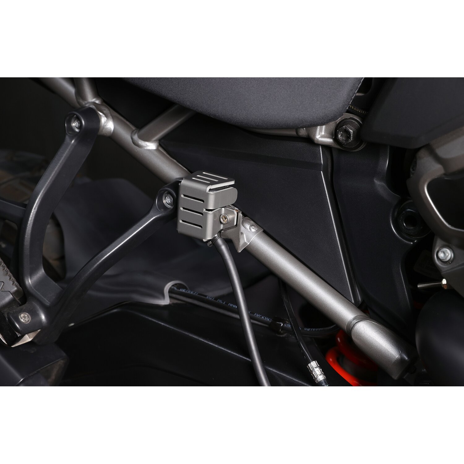 Dynojet, rear brake reservoir guard