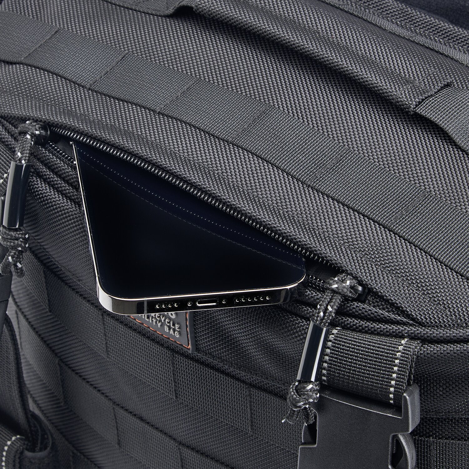 Biltwell, Exfil-18 throw-over saddlebags