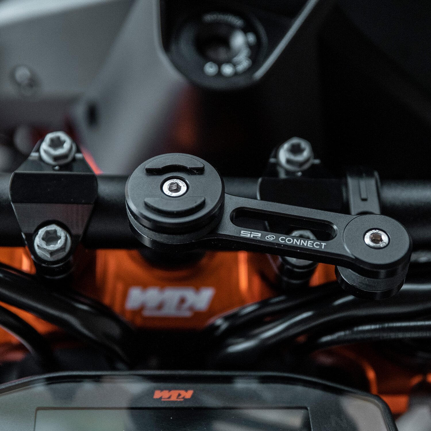 SP Connect™, adapter SPC to SPC+ for many SP Connect mounts, Black