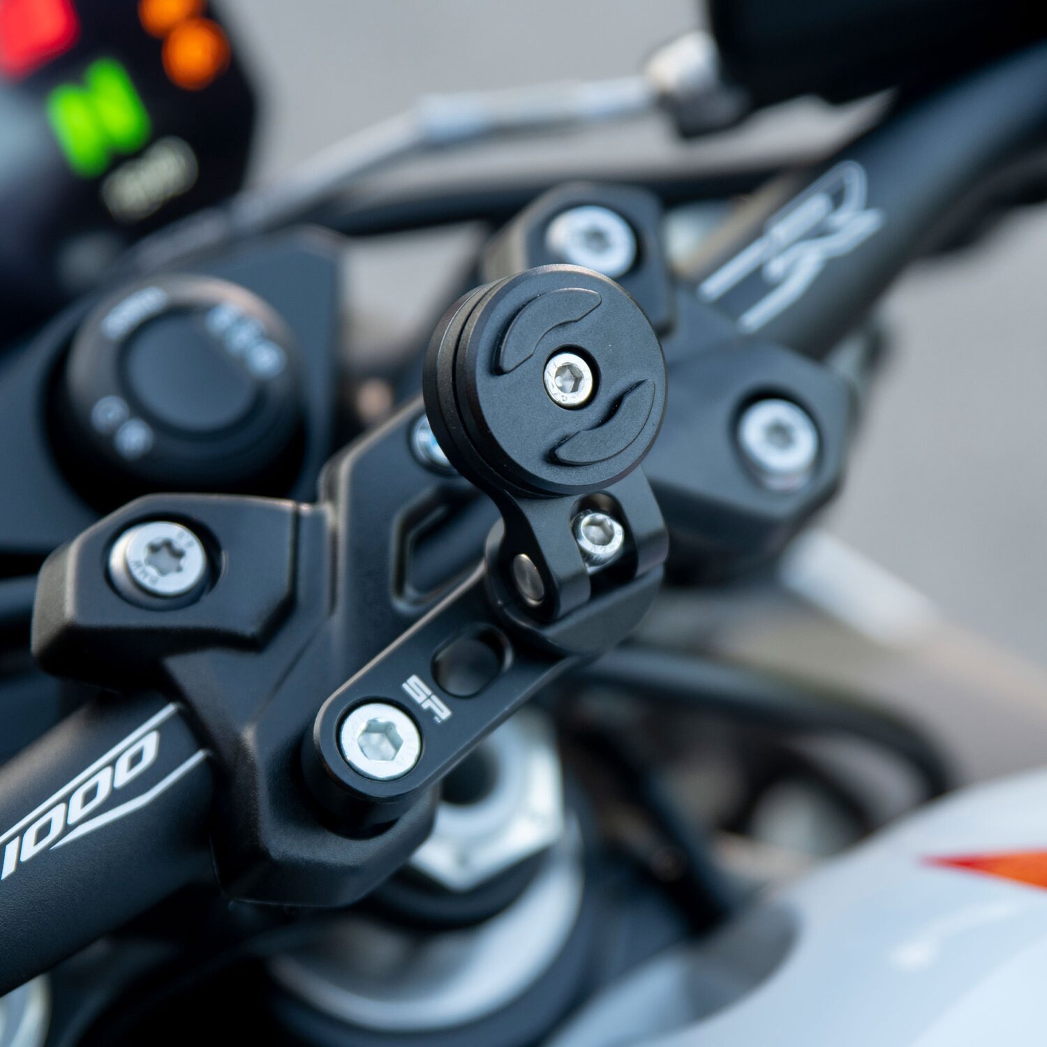 SP Connect™, adapter SPC to SPC+ for many SP Connect mounts, Black