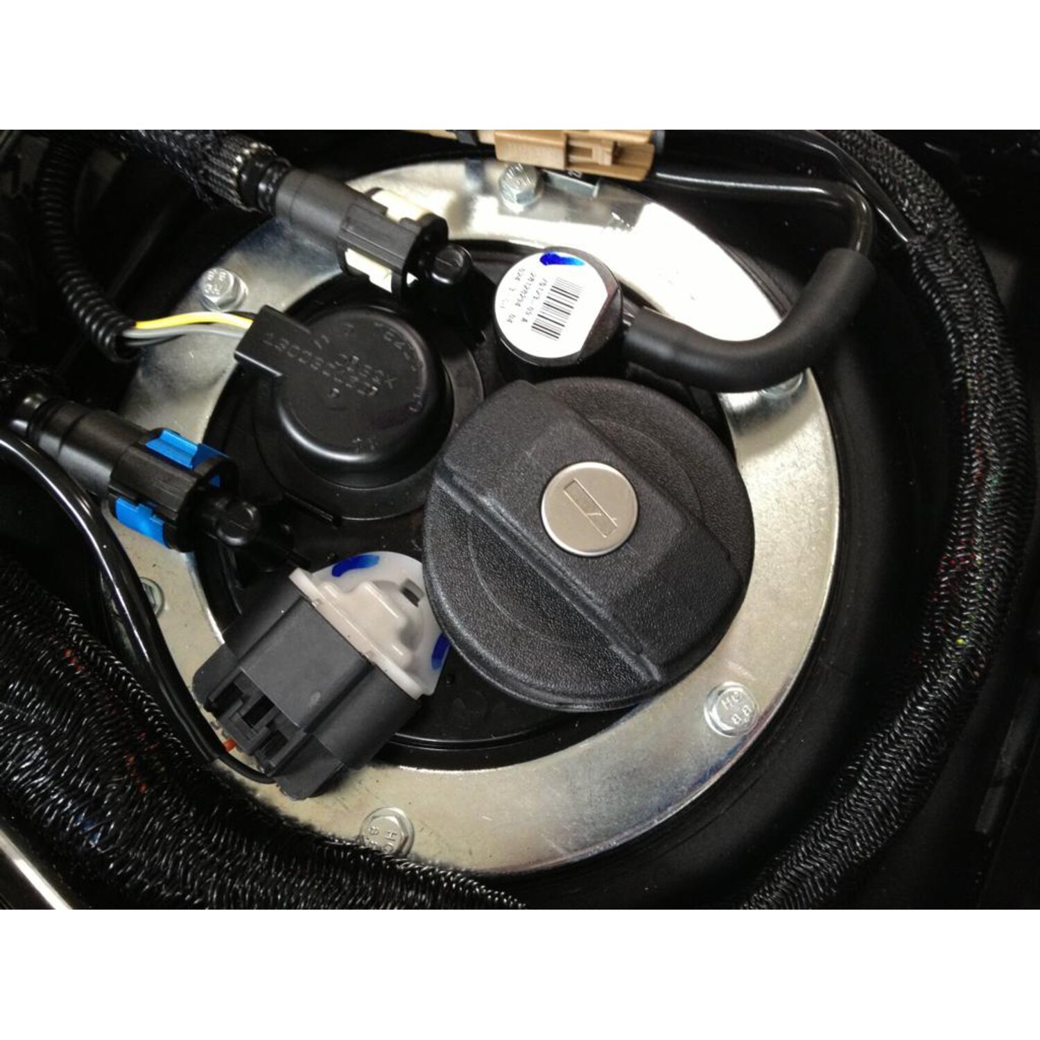 Cult-Werk, V-Rod gas cap. With lock, Black