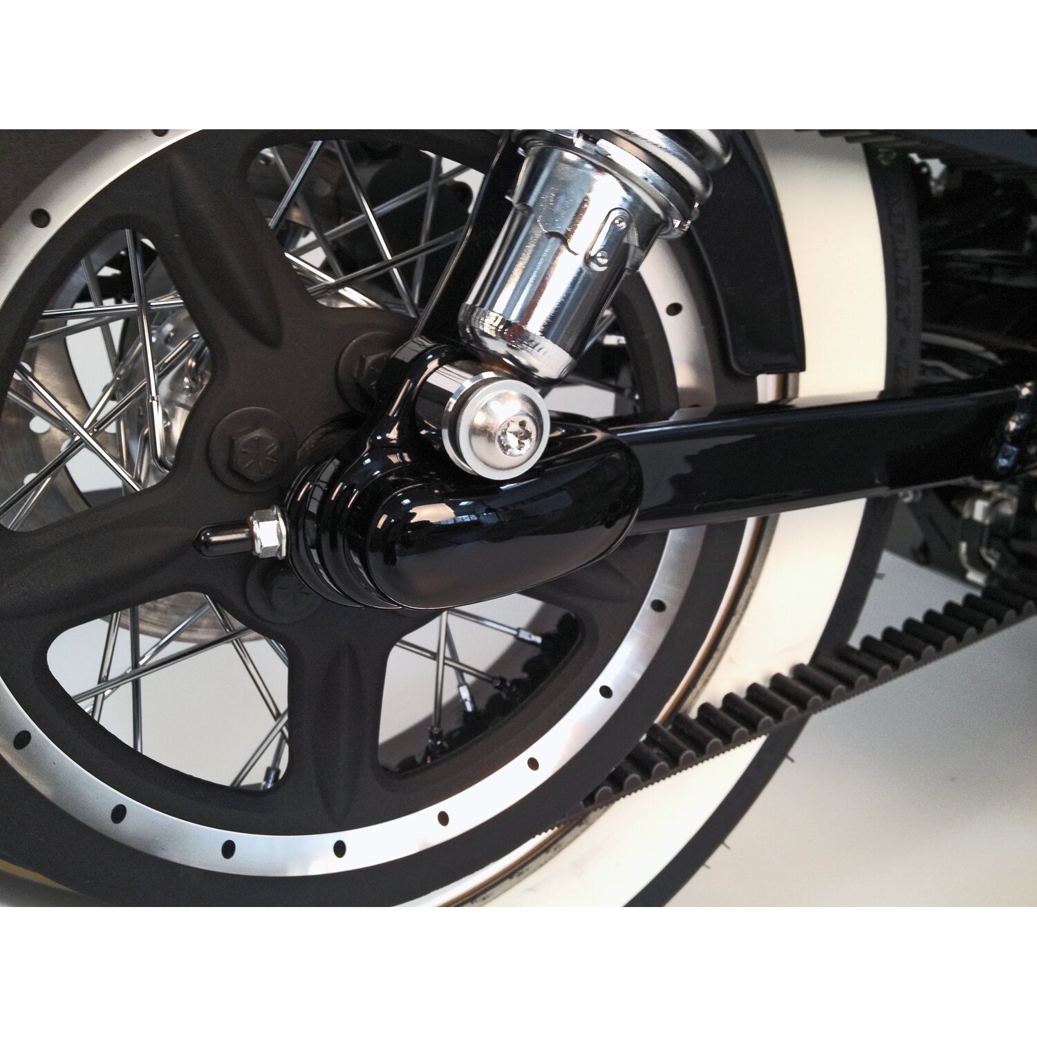 Cult-Werk, rear axle cover kit. Gloss black