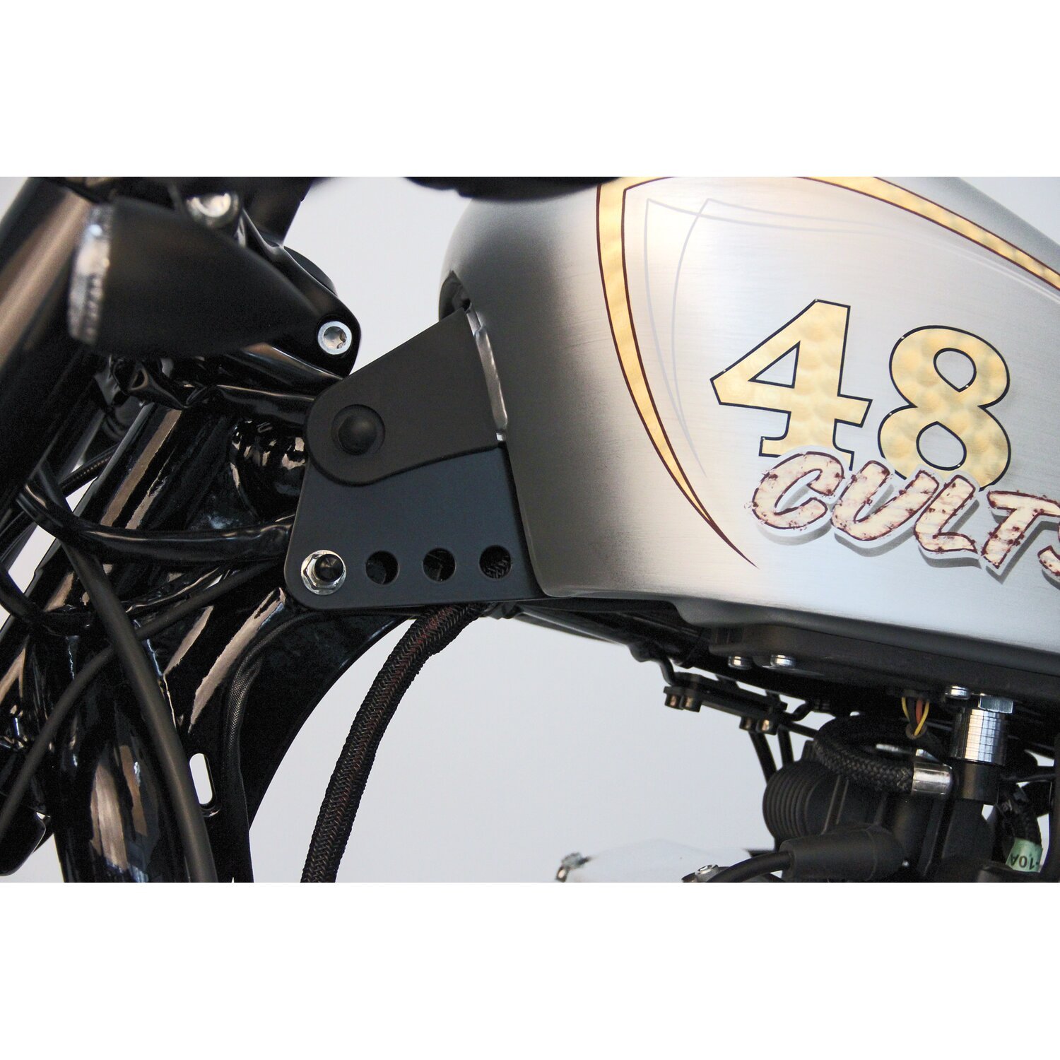 Cult-Werk, gas tank lift kit, Black, Gloss
