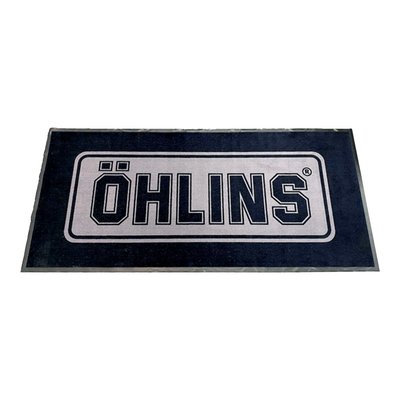 - Pile composition: 100% PA (Polyamide/nylon) BFC (Bulk Continuous Filament) yarn
- Backing: 100 % vinyl black
- Dimensions: 100cm x 220cm
- Total thickness: 5 mm
- Total weight: 2400 g
- Finished with vinyl boarders (approx. 2,5 cm)
- 30° C washable, do not tumble-dry