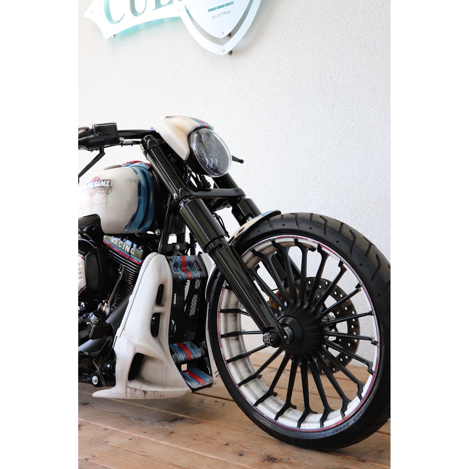 Cult-Werk, radiator cover, racing Black, Black, Gloss