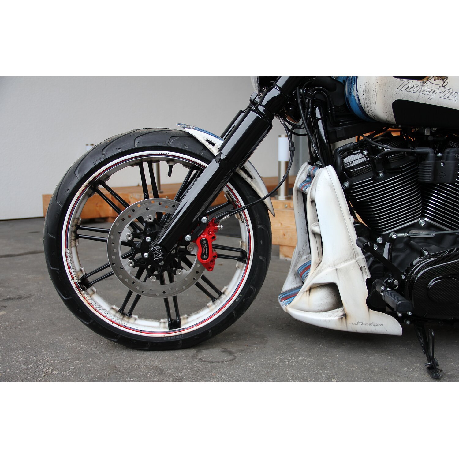Cult-Werk, radiator cover, racing Black, Black, Gloss