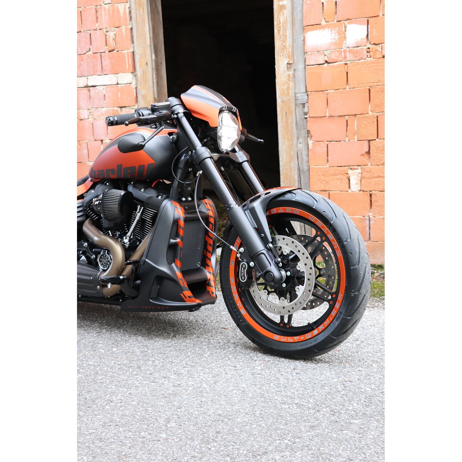 Cult-Werk, radiator cover, racing Black, Black, Gloss