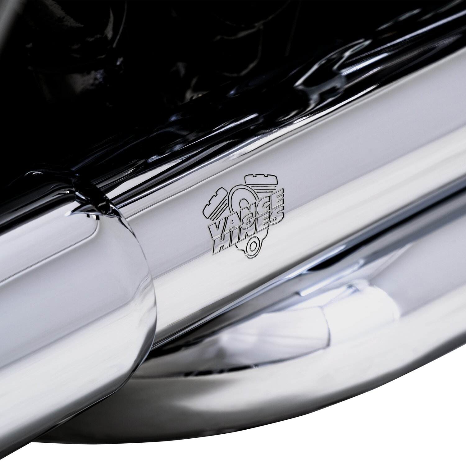 Vance & Hines, PCX dresser duals crossover headers, Chrome