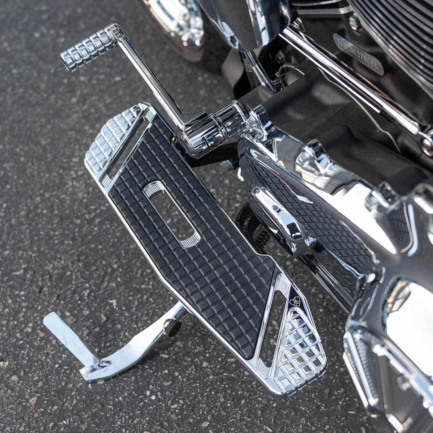 Arlen Ness, Speedliner rider floorboards, Chrome