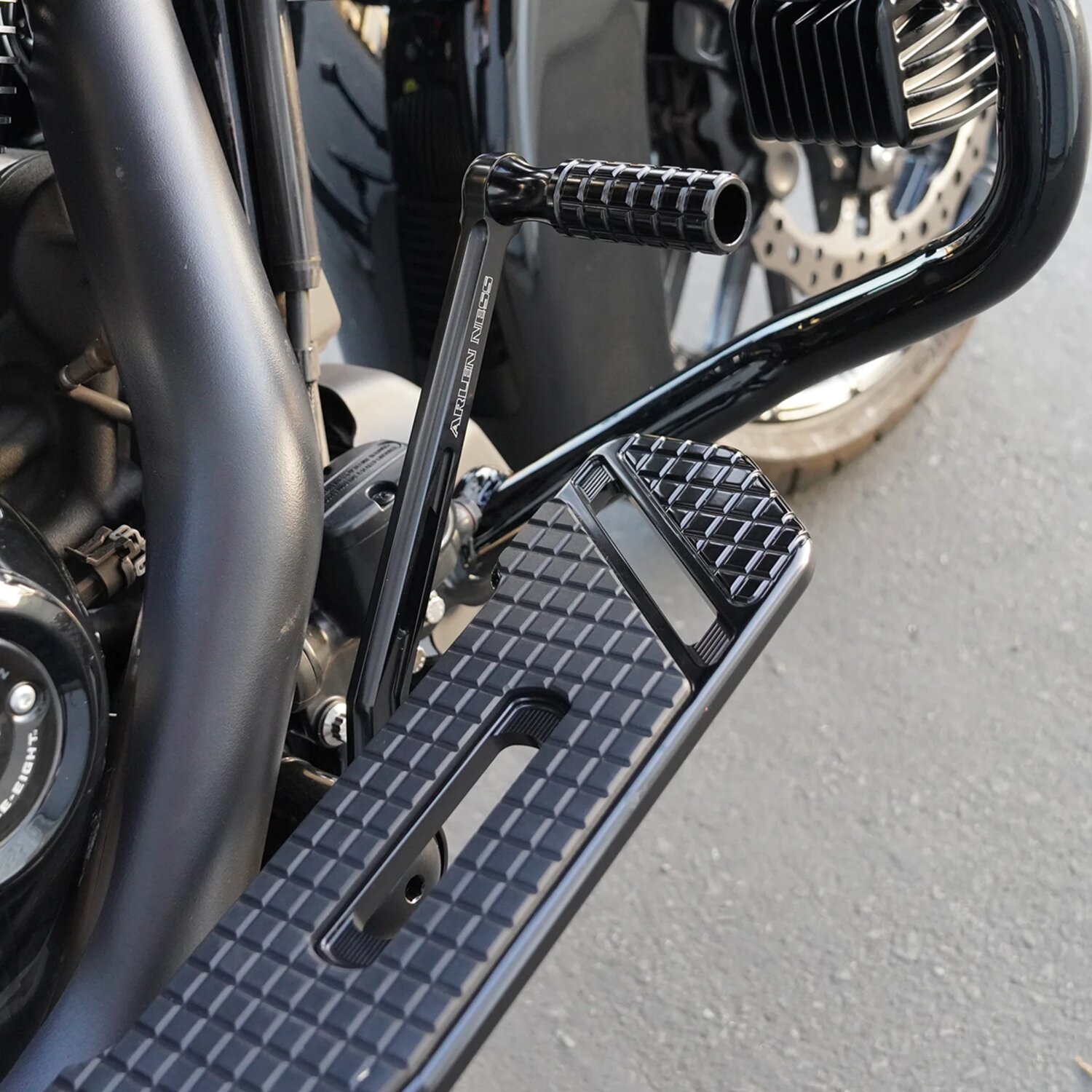 Arlen Ness, Speedliner rider floorboards