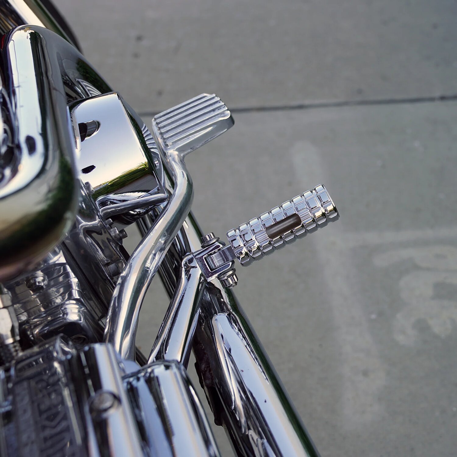 Arlen Ness, Speedliner footpeg set, Chrome