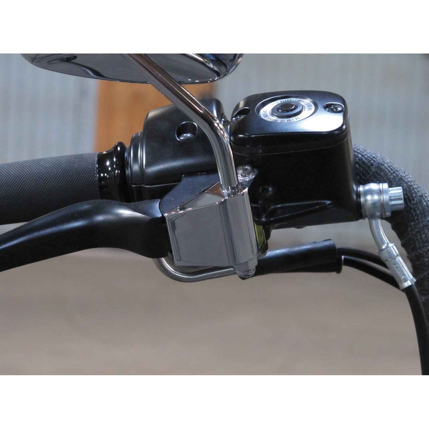 96-up right side mirror adapter, Chrome