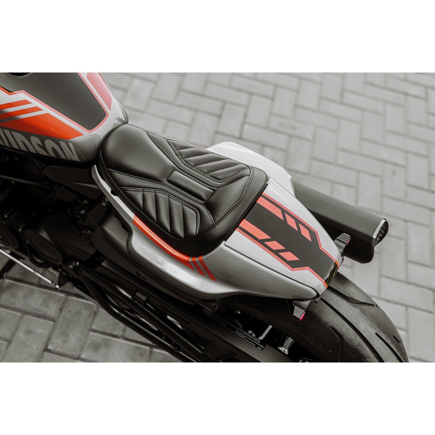 Killer Custom, Sportster S ' Predator' rider solo seat, Black