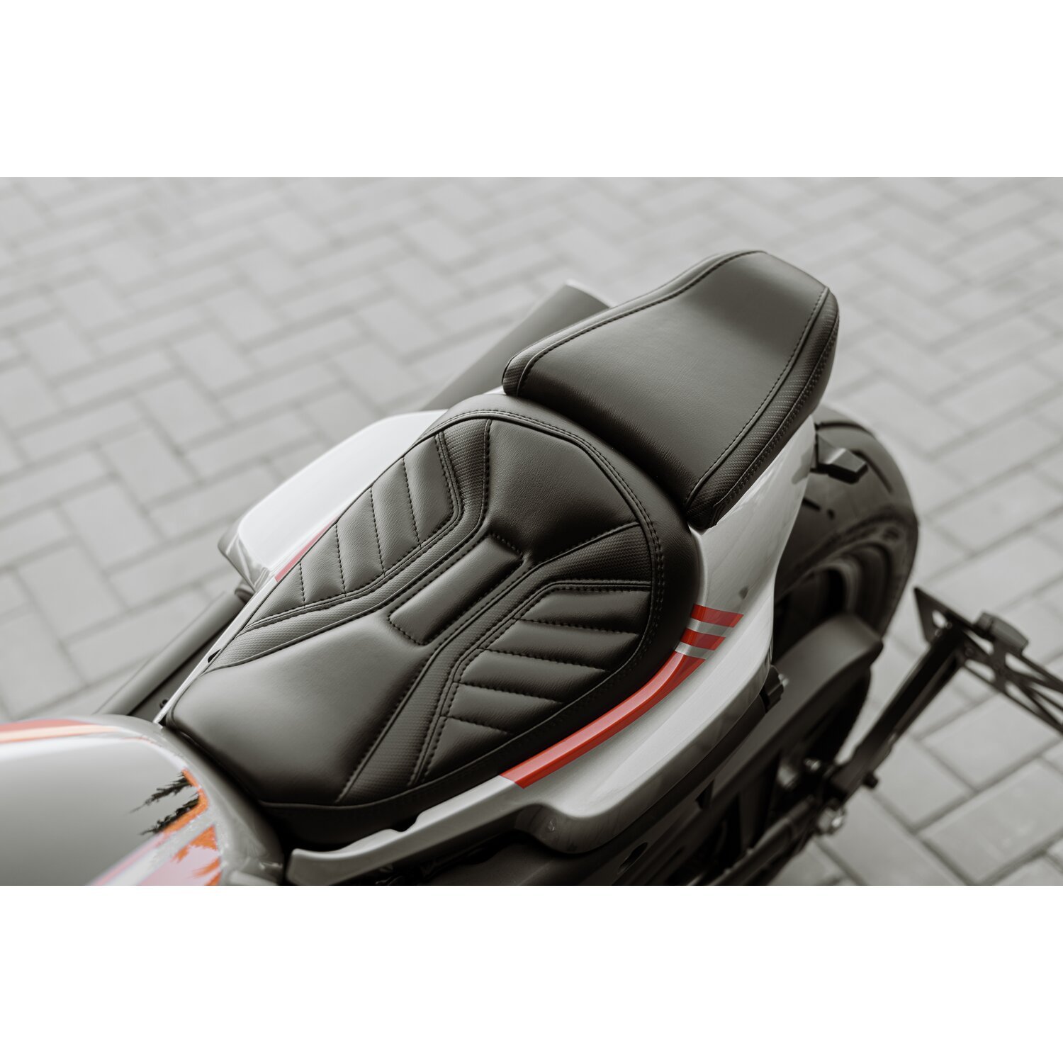 Killer Custom, Sportster S 'Predator' passenger seat, Black
