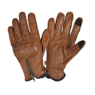 
Ready to take on any riding adventure? The By City Amsterdam gloves are as rugged as they are stylish. Crafted from supple perforated goat leather for ultimate protection and durability, these gloves feature rigid knuckle guards, plus added padding for extra comfort. Thanks to the anti-abrasion aramid reinforcement on the palm and tactile function in the index finger and thumb, you can be sure you're always in control while on the go. An adjustable YKK zip closure adds extra security, while also coming with a key ring as an added gift. Certified CE UNE EN1394:2015 Level 1 with knuckle protection, the By City Amsterdam gloves will guarantee you the ride of your life - no matter how daring!
