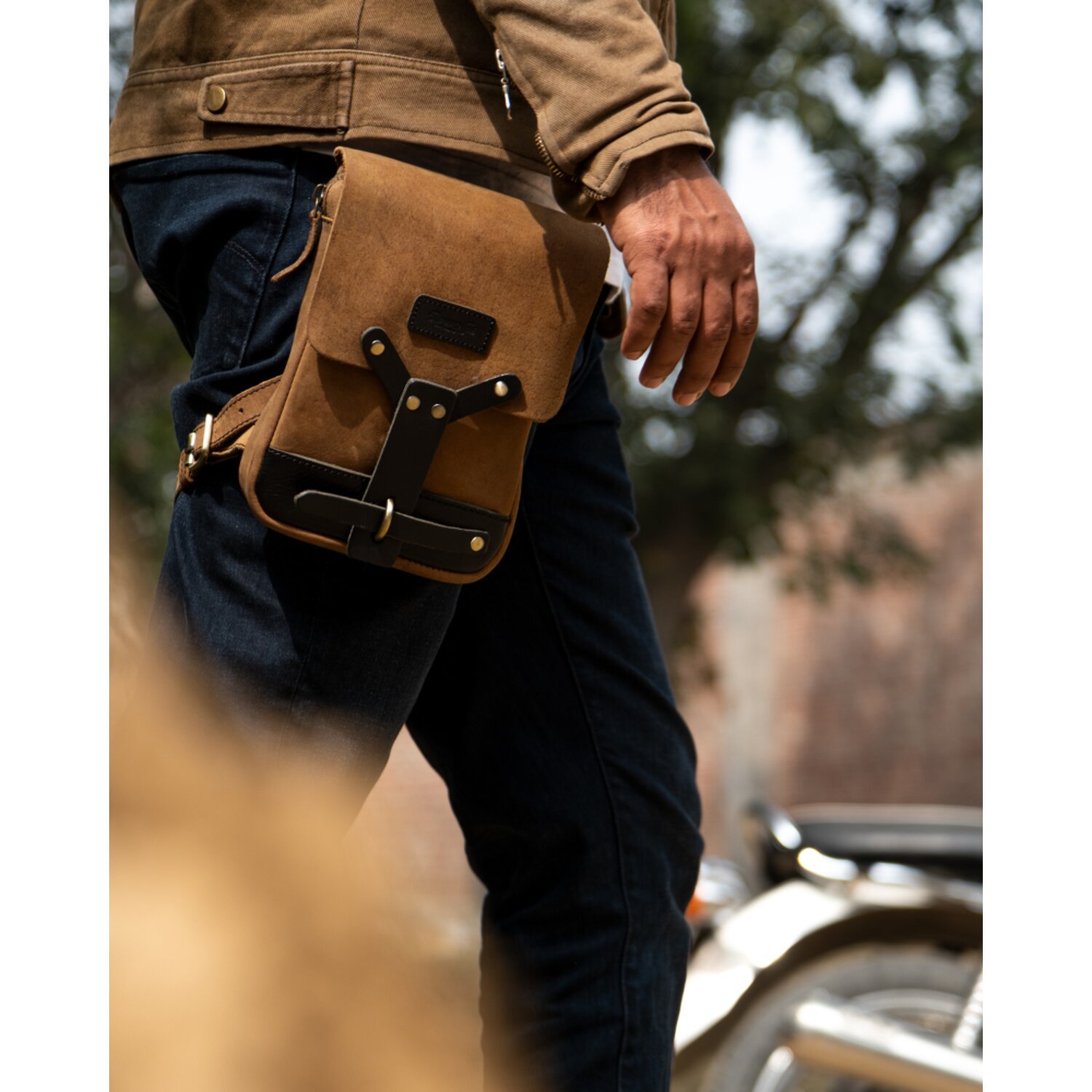Trip Machine, Thigh bag / leg bag. Tobacco brown