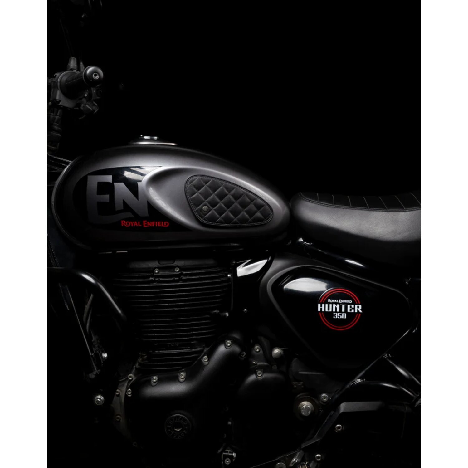 Trip Machine, Diamond leather gas tank pad set, Black